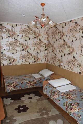 Гостиница Сосновый бор Курск Односпальная кровать в двухместном номере с 2 отдельными кроватями-2